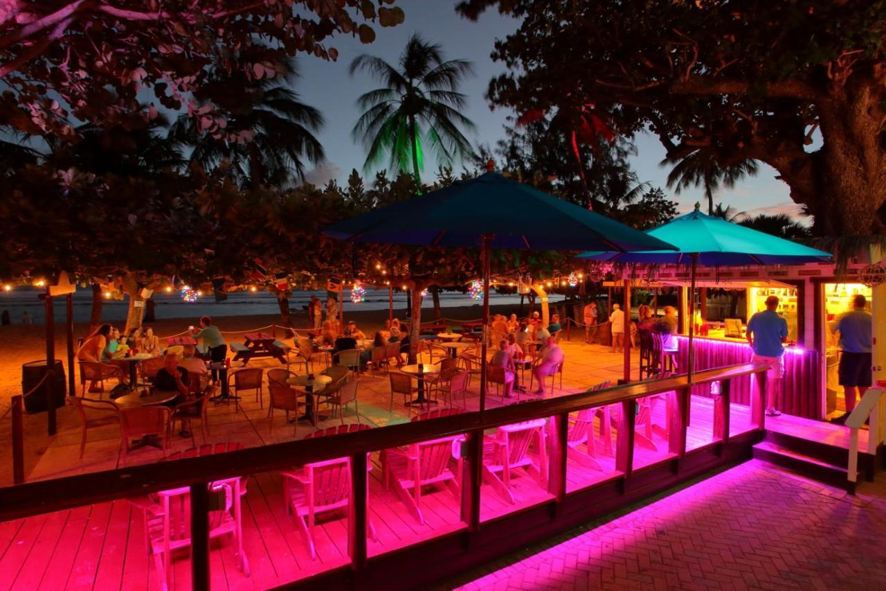 Coconut Court Beach Hotel Christ Church Bagian luar foto