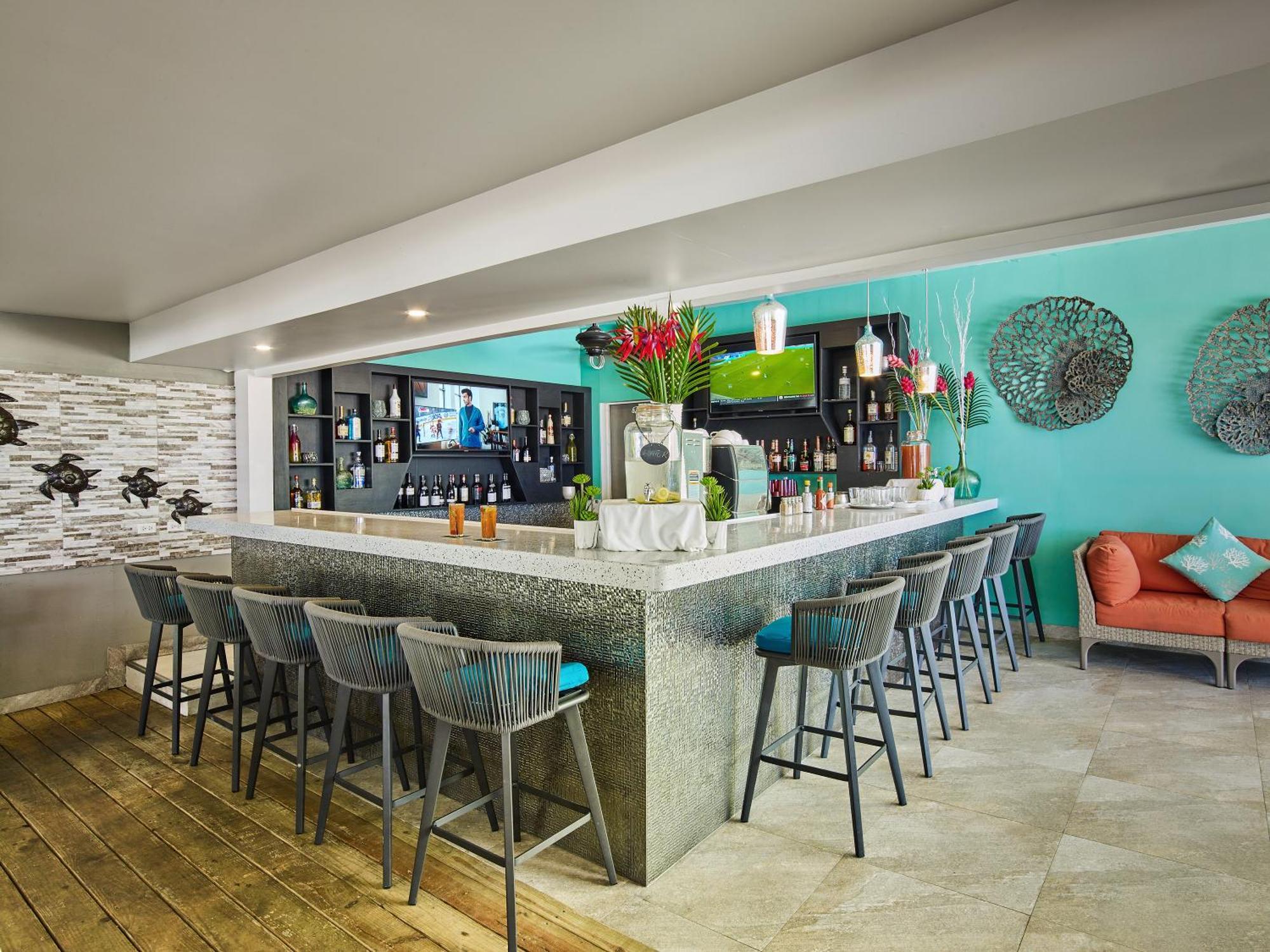 Coconut Court Beach Hotel Christ Church Bagian luar foto