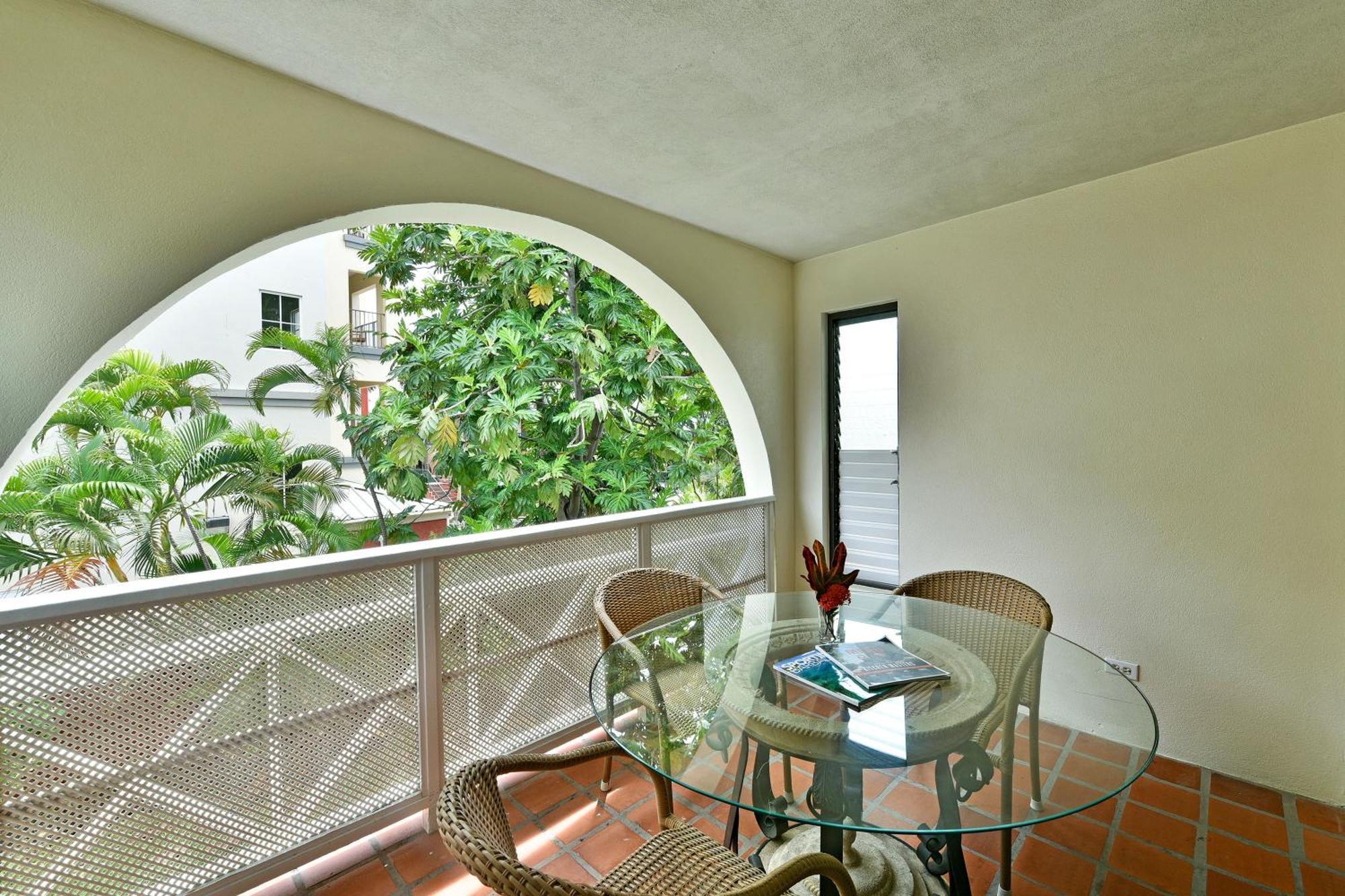 Coconut Court Beach Hotel Christ Church Bagian luar foto